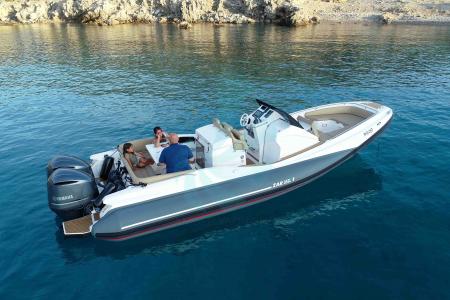 ZAR semi-rigide 85 Sport Luxury : le bateau neuf qu’il vous faut !