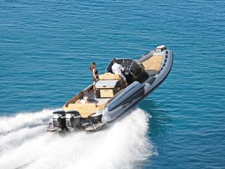 maxi semi rigide Ranieri Cayman 38 en vente chez Amber Yachting