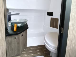 cabinet toiletteSemi rigide Ranieri CAyman 26 executive - Amber Yachting