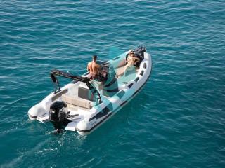 semi rigide Ranieri cayman 23 sport-bateau 7 m à la vente