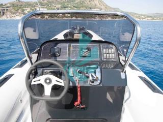 console semi rigide Ranieri cayman 23 sport-bateau 7 m à la vente