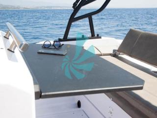table semi rigide Ranieri cayman 23 sport-bateau 7 m à la vente
