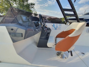 Bénéteau 6.6 Sportdeck cockpit